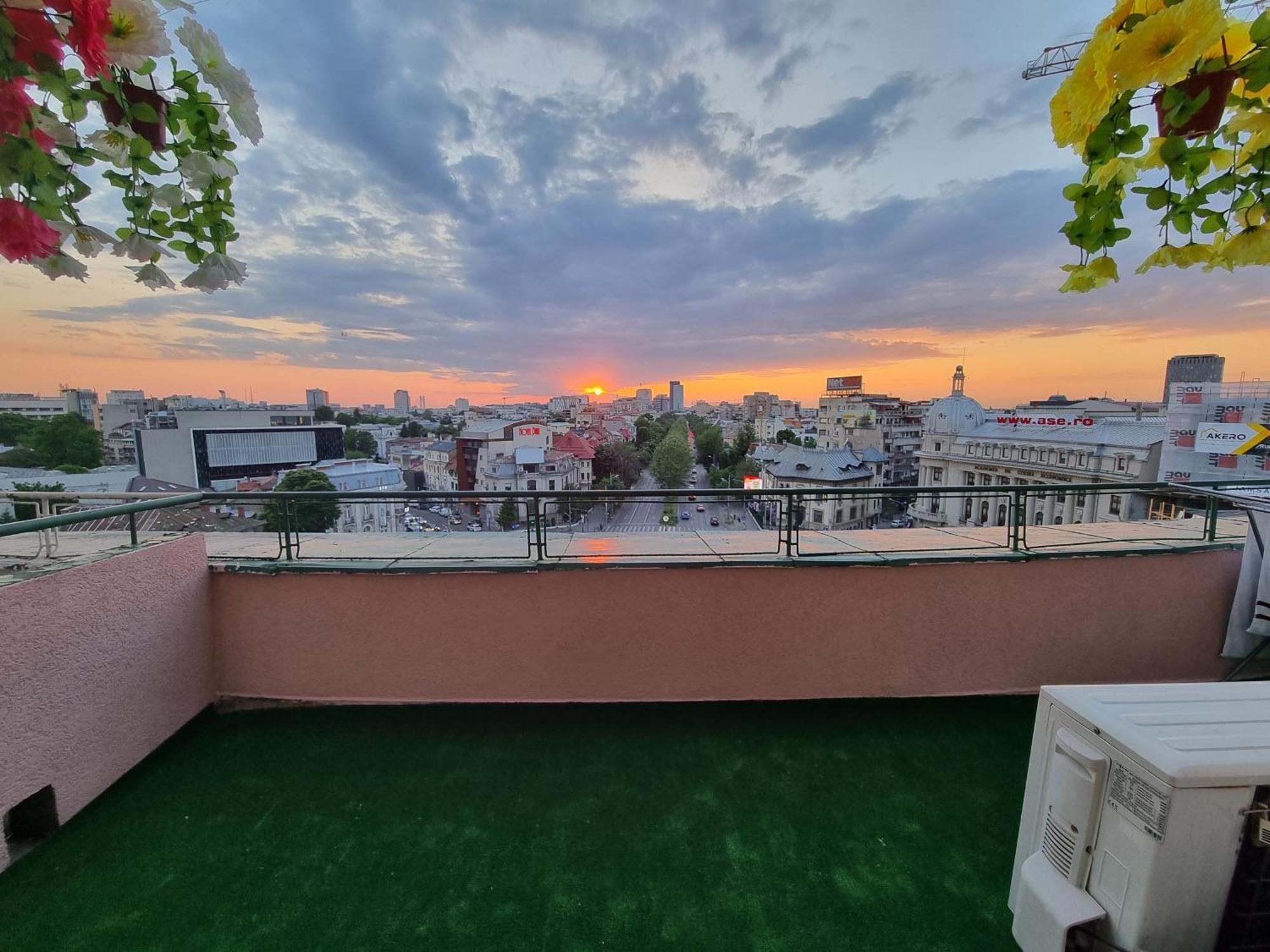 Panorama View With Terrace Apartment Bucureşti Exterior foto